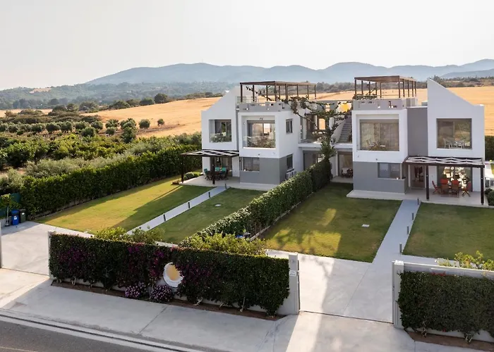 Filoxenia Villas فيلة *