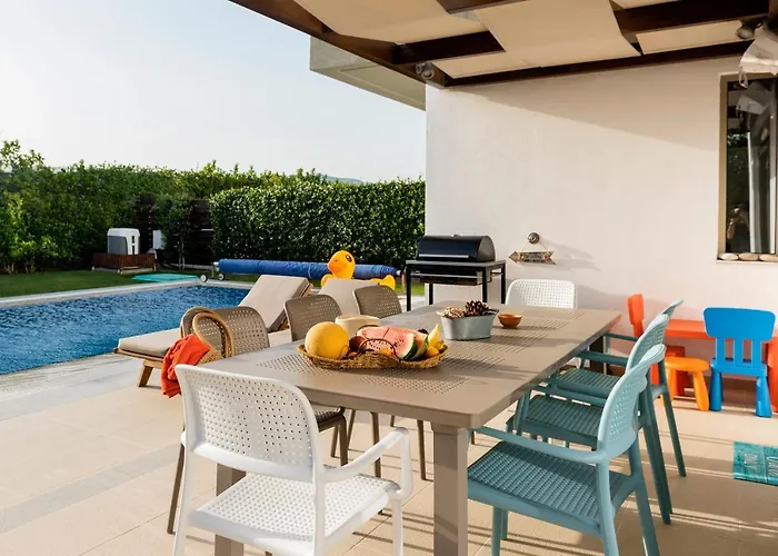 Filoxenia Villas فيلة *