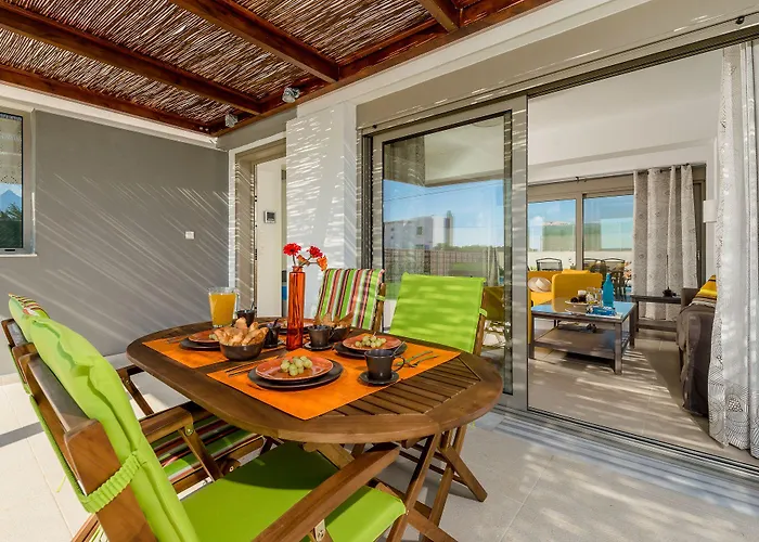 فيلة Filoxenia Villas غينادي