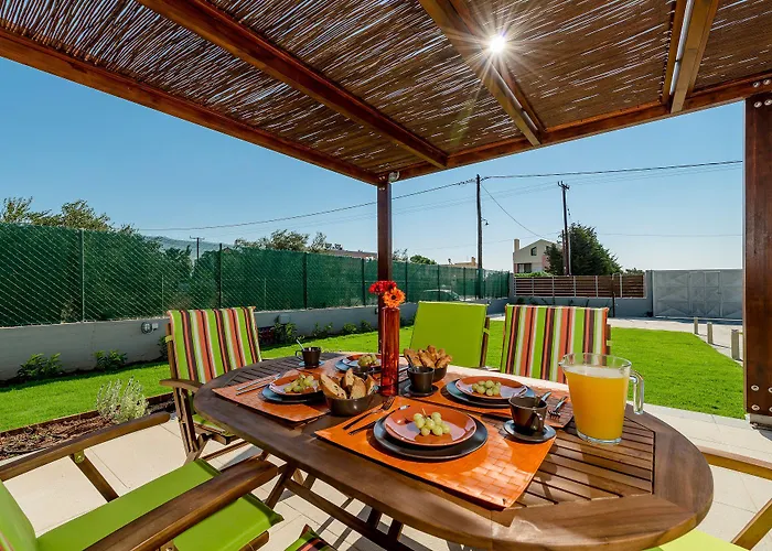 فيلة Filoxenia Villas غينادي