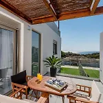 Filoxenia Villa *